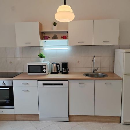 Apartment Beba Дуги-Рат Экстерьер фото
